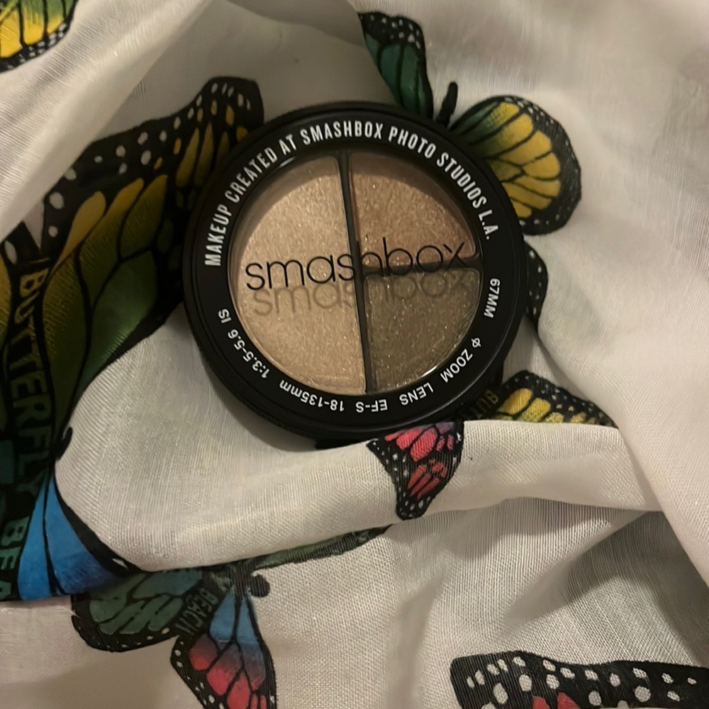 smashbox trio eyeshadow palette color- showmance